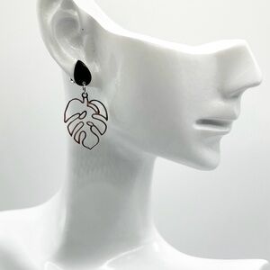 Stainless steel Monstera Earring